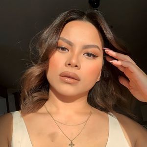 Meet your Posher, Rina